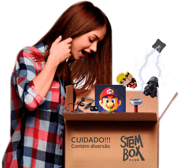 Menina abrindo uma caixa da Stem Box